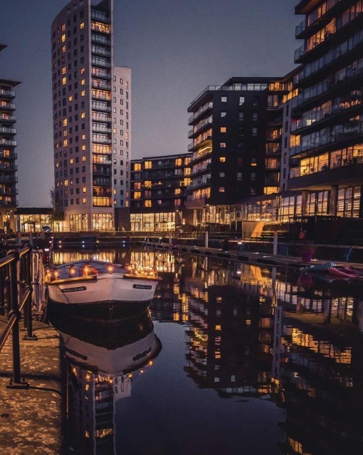 Deluxe City Apt, Beautiful River View,Free Parking No Balcony Leeds  Dış mekan fotoğraf
